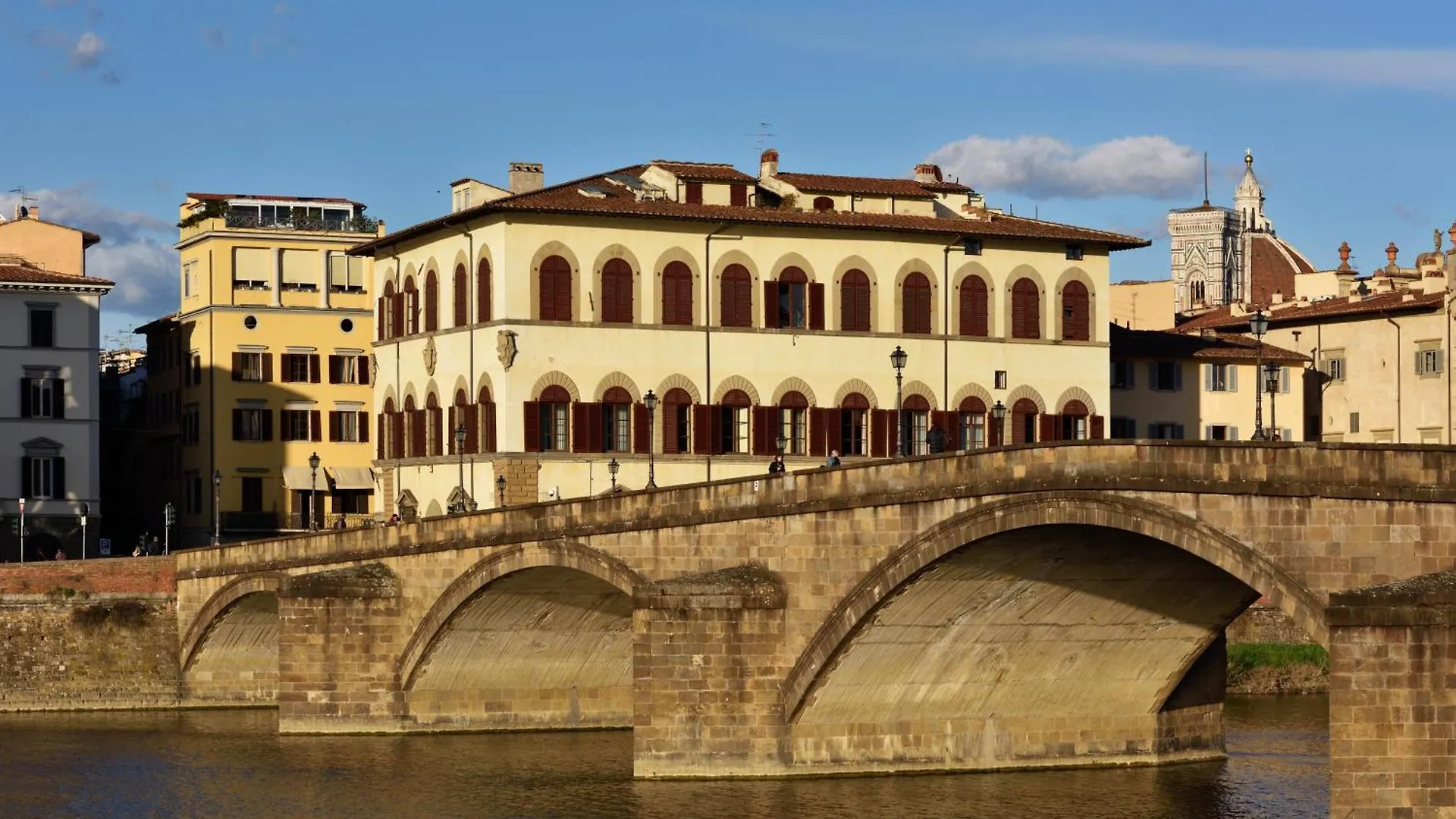 Leone Blu Suites | Una Esperienze contacts